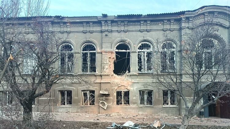 Повреждение здания в Бахмуте