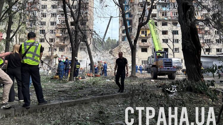 Последствия удара по Киеву. Фото: 