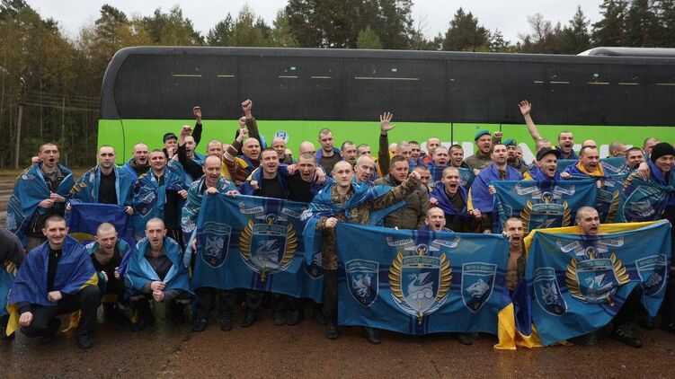 Вернувшиеся домой пленные. Фото: Телеграм Владимира Зеленского