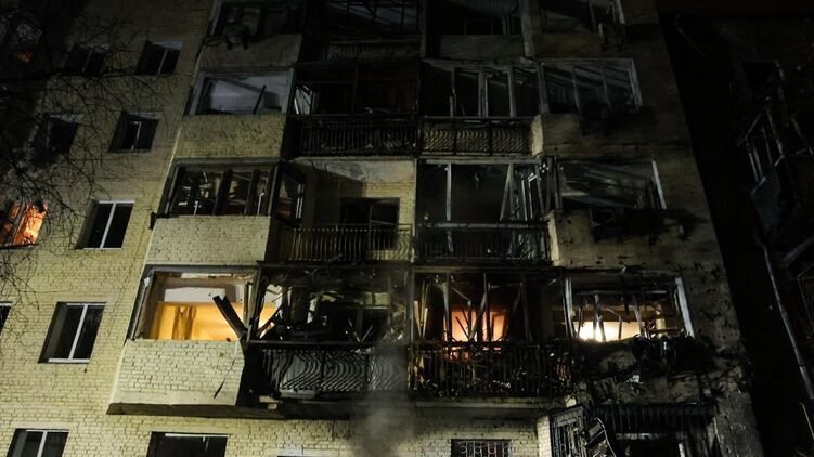 Последствия обстрелов Киева. Фото: ГСЧС