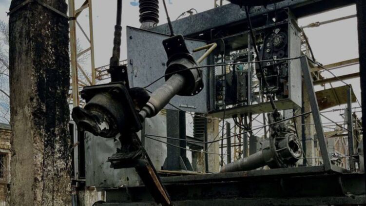 Подстанция в Одессе, разрушенная ночным ударом