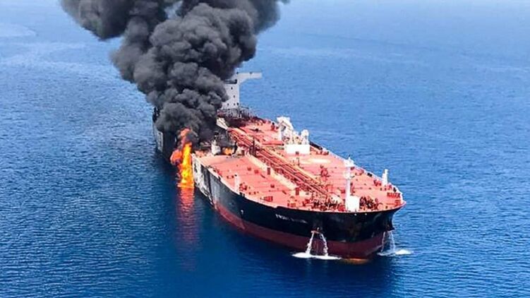 В Ормзуській протоці, як і раніше, блоковані нафтоперевезення. Ілюстративне фото: paluba.media