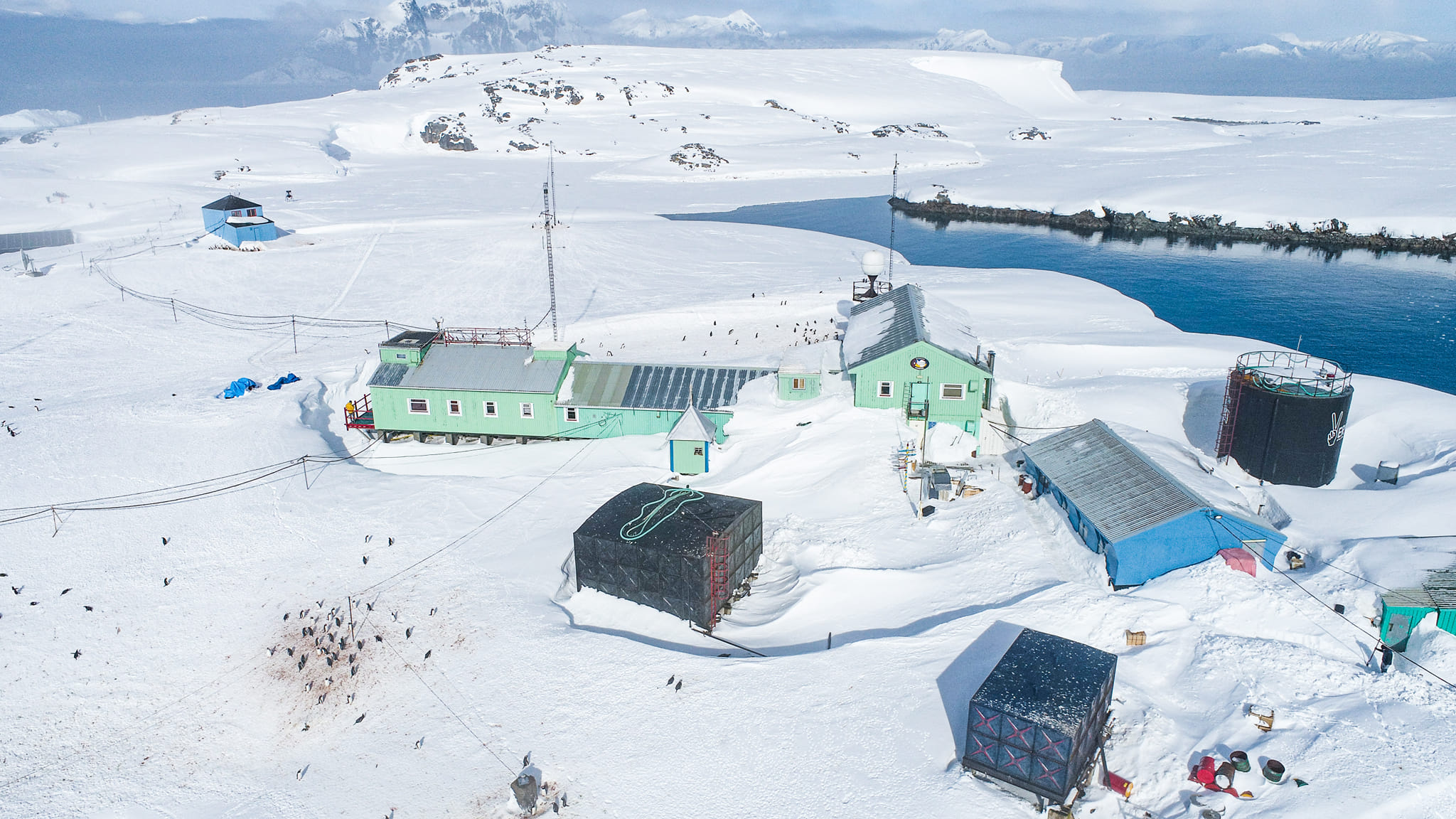 станция Вернадского в снегу