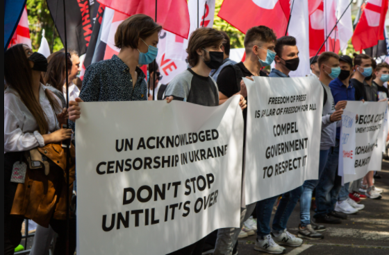 Журналисты закрытых украинских каналов выйдут на митинг