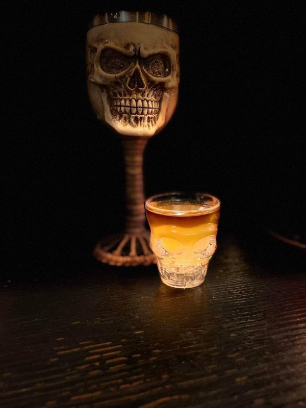 Ведьма-бар Лысая гора создал серию коктейлей с названиями Арестович и Залужный