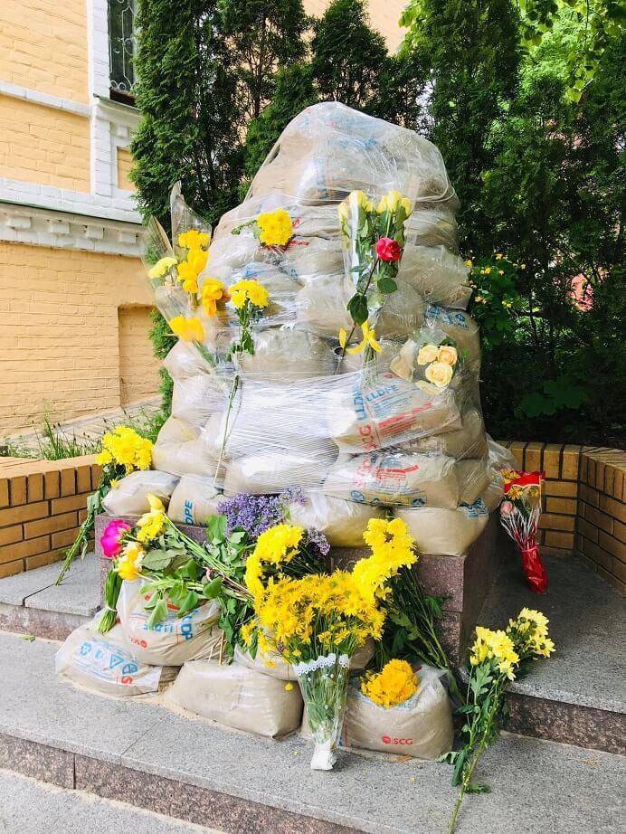 Так выглядит памятник Булгакову