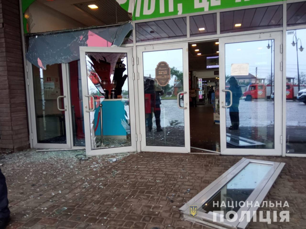 В Харькове обстреляли ТРЦ