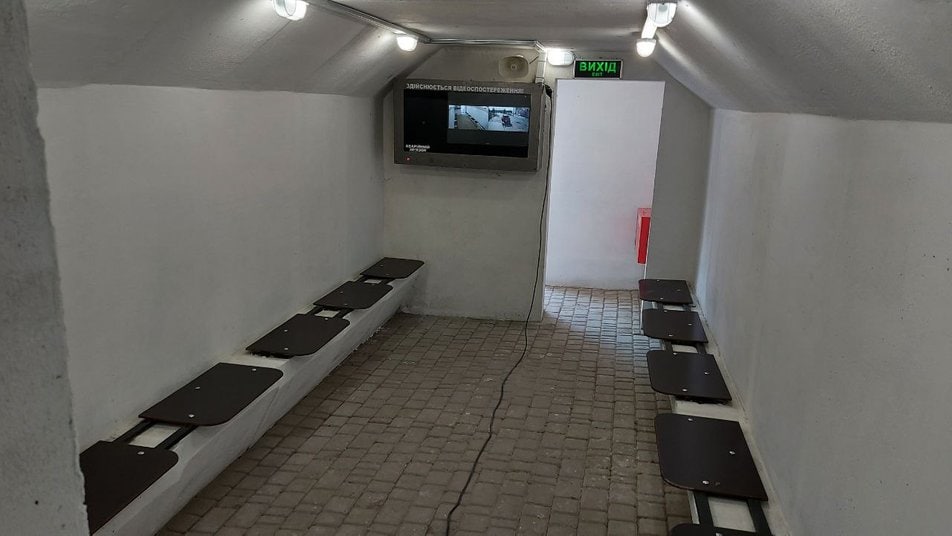 Остановка-укрытие из бетона в Харькове