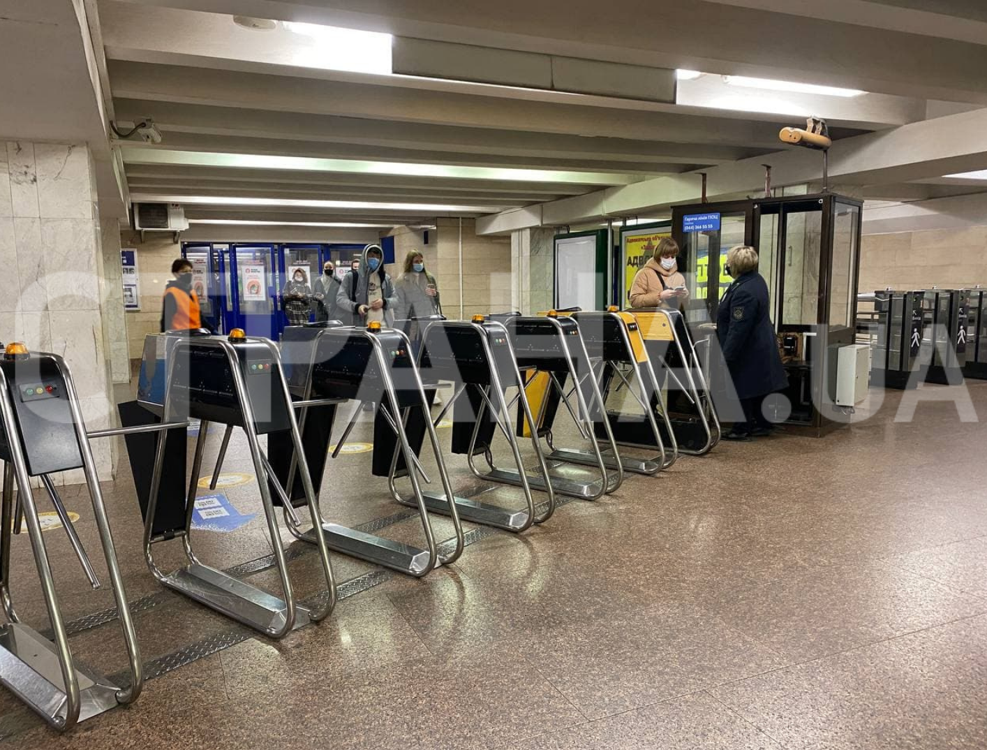 В Киеве вступили в силу новые карантинные ограничения в метро