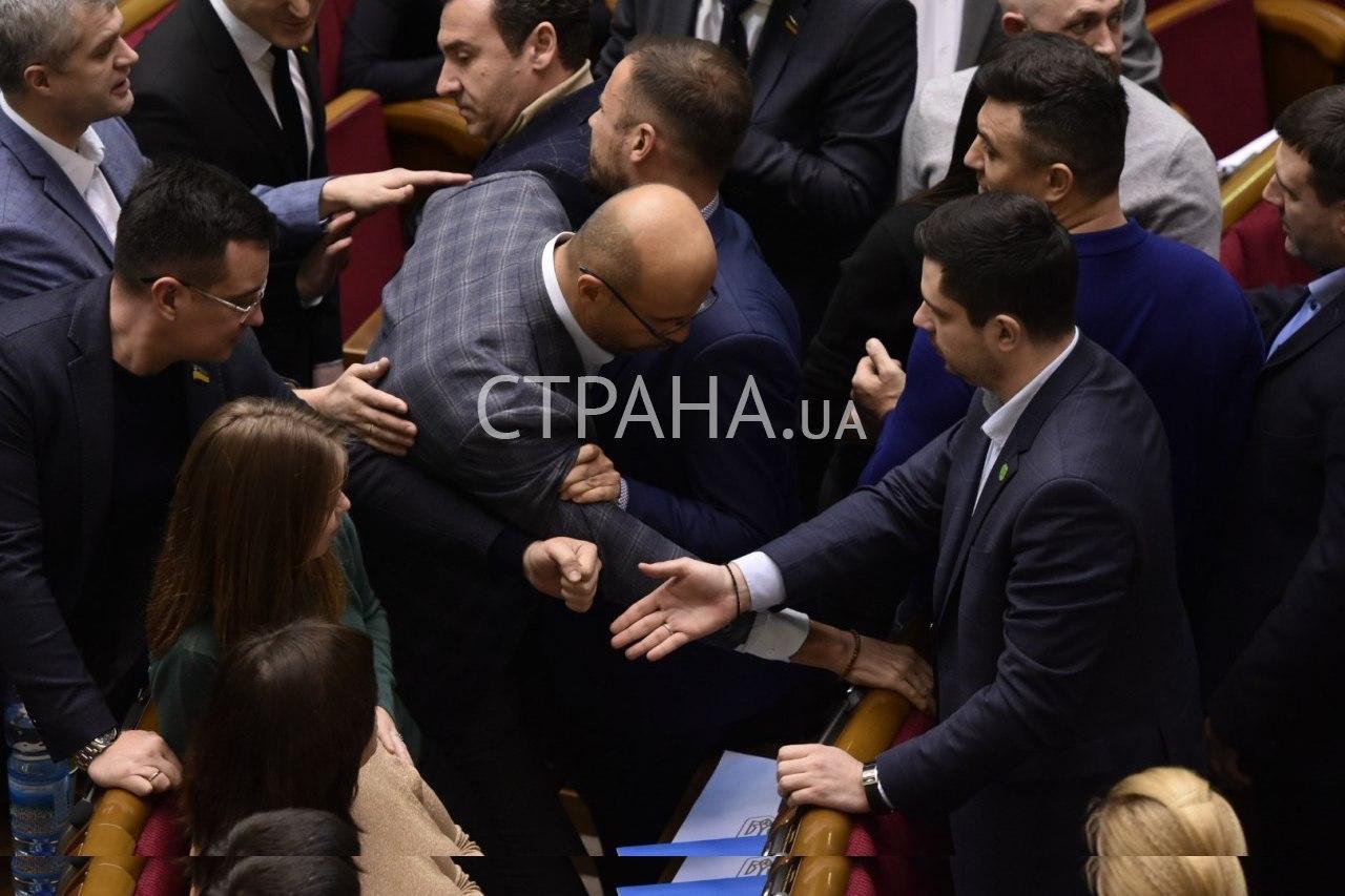 Драка в Раде 6 февраля. Фото: Страна.ua