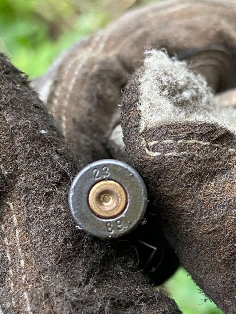 В Министерстве иностранных дел заявили, что в таких патронах меняли порох, заново маркировали как гражданский боеприпас и заново вставляли пулю