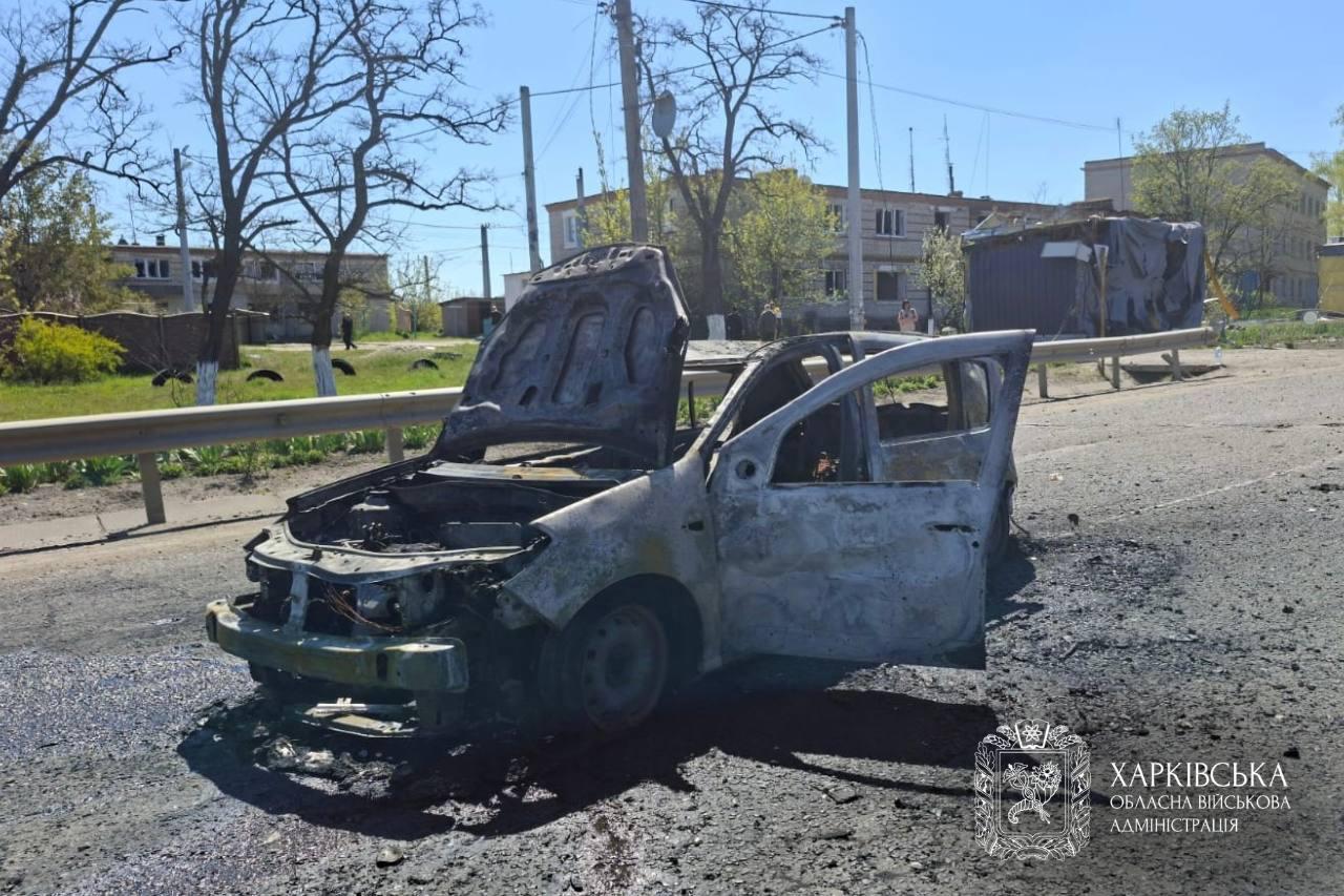 Фото (3) наслідків ракетного удару по Мерефі. Джерело &ndash; Харківська ОВА